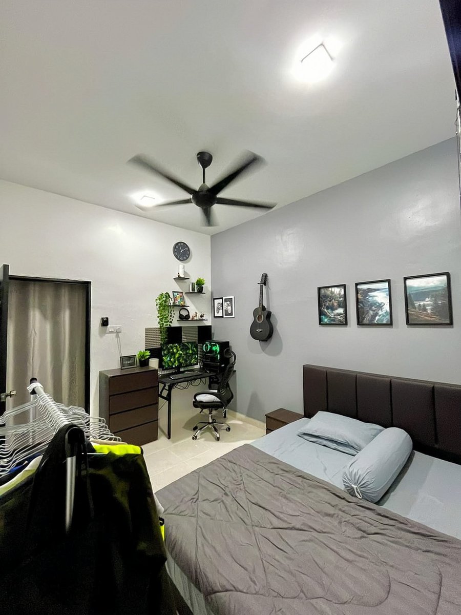 [ sebelum vs selepas deko bilik ] 
— tema hitam, putih, grey dan dark brown