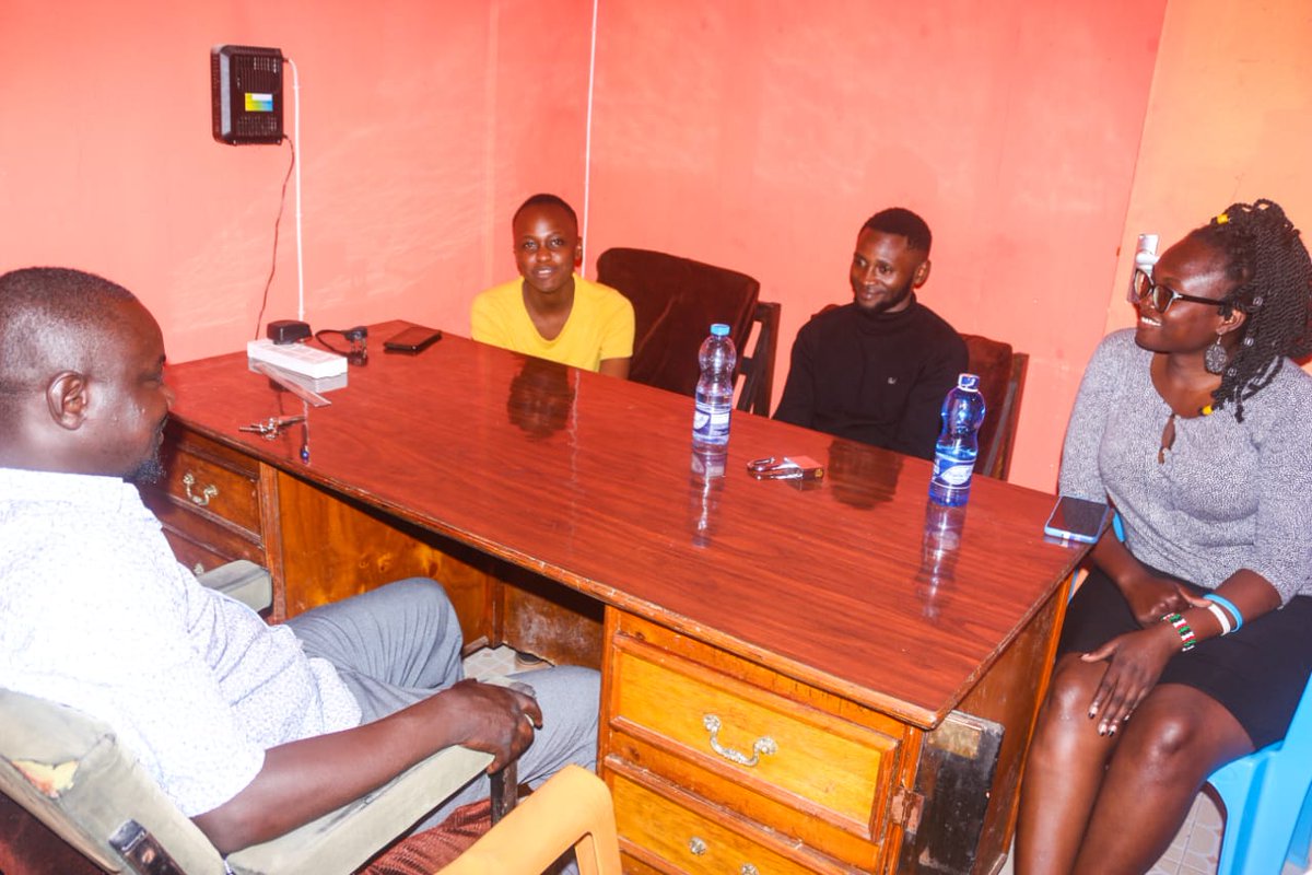 AjendaKenya's tweet photo. We received a courtesy visit from the ED of Siasa Place @NerimaW to deliberate on how to strengthen our collaboration while exploring more areas of  partnership. https://t.co/p1n7tVqbkj