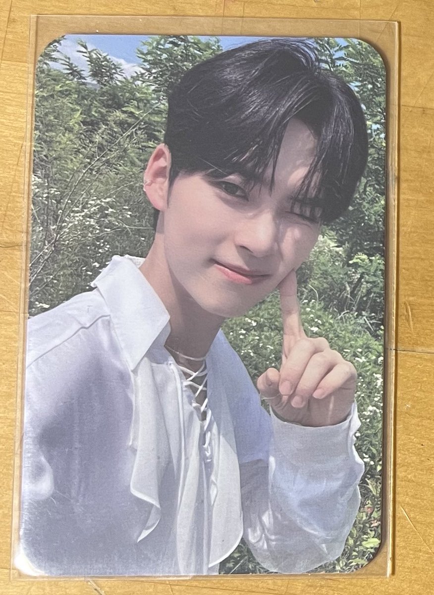 yangdo678359's tweet photo. 성한빈 인블룸 공방포카 3주차 양도합니다 
17.0
팬콘 직거래도 가능해요 디엠주세요

제베원 럭드 미공포 앨포 아트북 디지팩 공방포카 위드뮤 볼콕 강아지귀 케타포 스페셜 윙크 팬콘 vip 판다 교환 지웅 하오 한빈 매튜 태래 리키 규빈 건욱 유진 더현대 팝업 목걸이 md 응원봉 밤샘 https://t.co/fni5wBIg1c