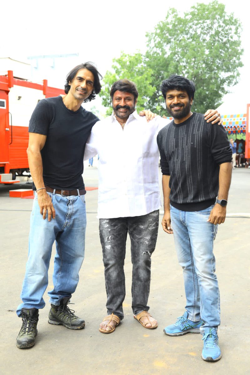 GoudNbk's tweet photo. Actor #RampalArjun wrapped up his portions for #BhagavanthKesari
#RahulSanghvi on the big screens from OCT 19th..!!
Natasimham #NandamuriBalakrishna #AnilRavipudi #KajalAggarwal #Sreeleela https://t.co/k90TjMnQrv