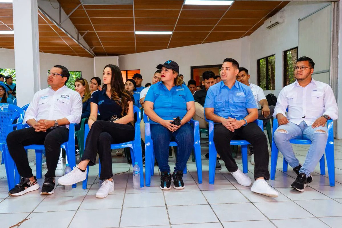 LideresCya's tweet photo. Nuestro joven y candidato a Diputado por el Parlamento Centroamericano @ReneDorathSV realizó el pasado fin de semana una gira nacional, en el
Marco del día internacional de la juventud para compartir con la juventud de nuestro partido @nuevasideas 

#ModoCyan https://t.co/RkJ8ULki3n