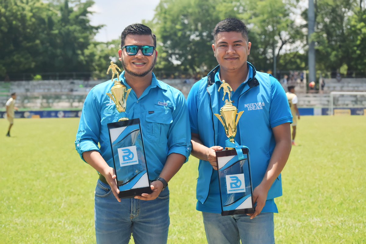 LideresCya's tweet photo. Nuestro joven y candidato a Diputado por el Parlamento Centroamericano @ReneDorathSV realizó el pasado fin de semana una gira nacional, en el
Marco del día internacional de la juventud para compartir con la juventud de nuestro partido @nuevasideas 

#ModoCyan https://t.co/RkJ8ULki3n