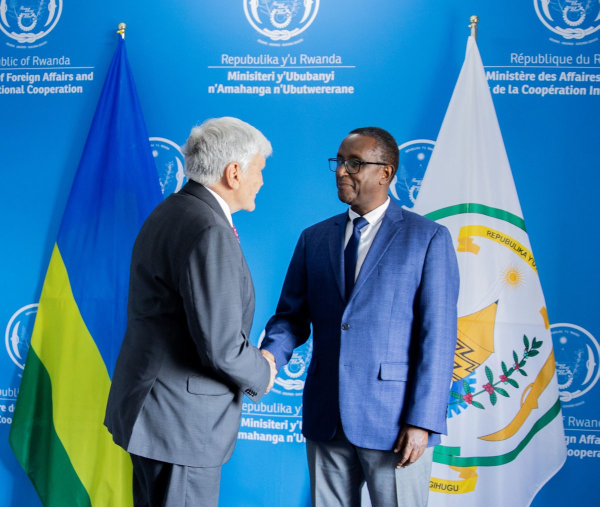 This afternoon, Minister @Vbiruta met with @romeodallaire, founder of the Dallaire Institute. Discussions focused on the Dallaire Institute for Children Peace and Security, established to prevent the recruitment and use of children in armed violence.