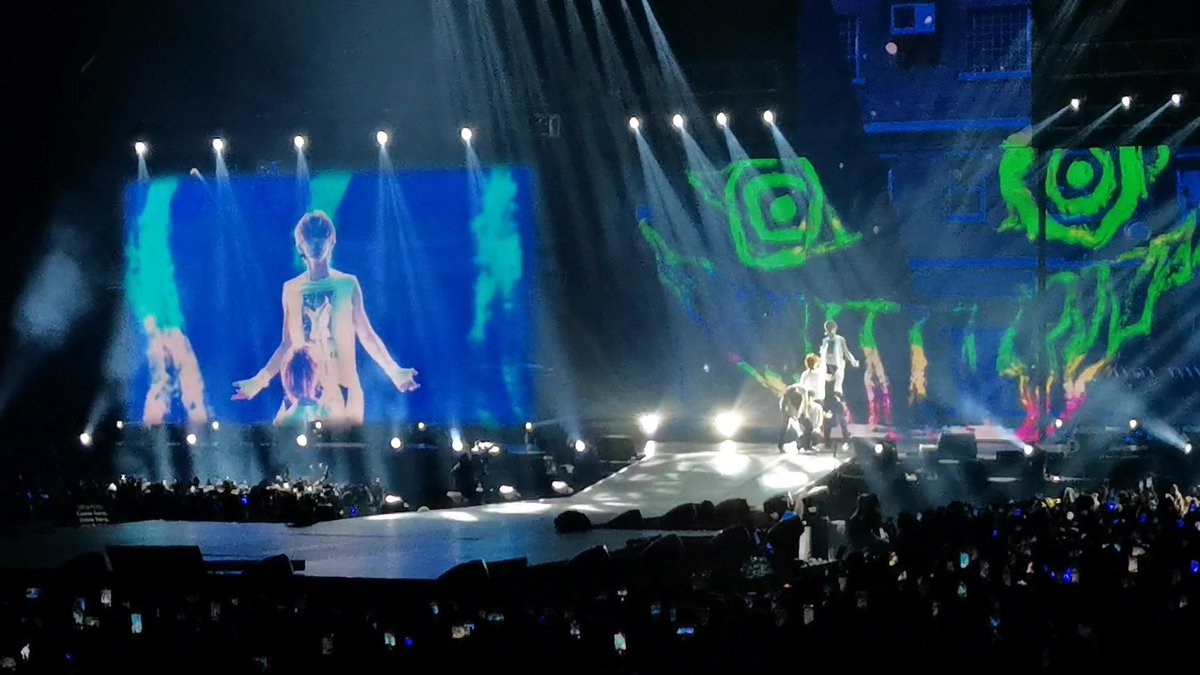 welsieee's tweet photo. grabe kayo tubatu pinaiyak nyo ko sobra 😭

#TXT_ASM_TOUR #ACT_SWEET_MIRAGE #ACT_SWEET_MIRAGE_in_BULACAN https://t.co/brXKPe1xpI