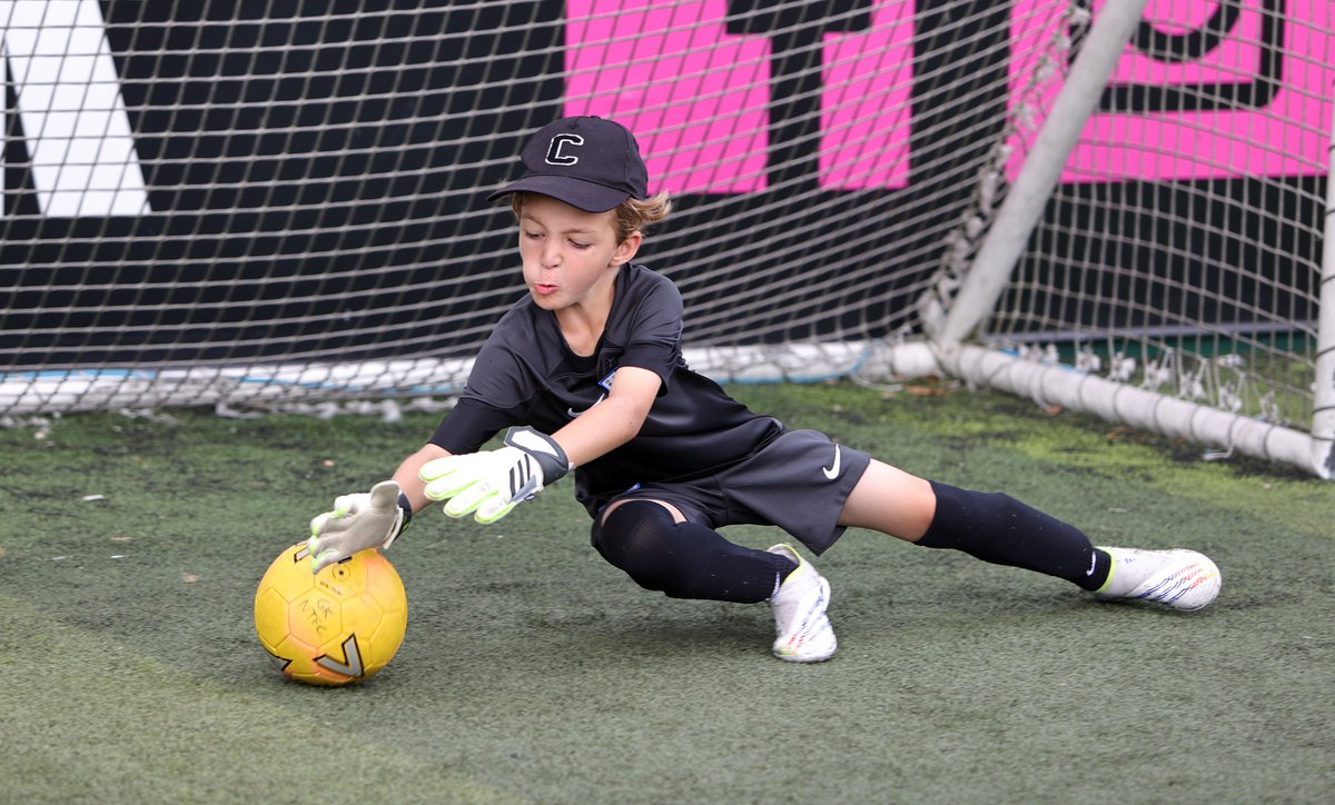 NTFC_CT's tweet photo. Week 3⃣ of our Holiday Courses started with a surprise appearance from @ntfc stars Louis Appere &amp; Peter Abimbola🌟

Followed by a great day across our Goalkeeper course &amp; soccer school!

Tomorrow's course is sold out but spaces remain this week, book now👇
https://t.co/ILe6iBV8ix https://t.co/OF6KxuA4Cs