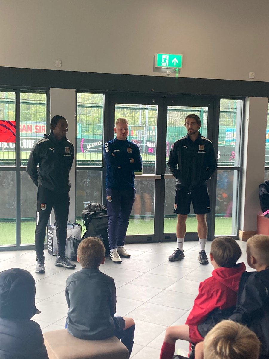 NTFC_CT's tweet photo. Week 3⃣ of our Holiday Courses started with a surprise appearance from @ntfc stars Louis Appere &amp; Peter Abimbola🌟

Followed by a great day across our Goalkeeper course &amp; soccer school!

Tomorrow's course is sold out but spaces remain this week, book now👇
https://t.co/ILe6iBV8ix https://t.co/OF6KxuA4Cs