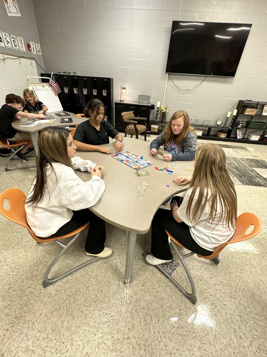 akmcdickinson's tweet photo. #FOD Walk Game! @TCBOE_FHS 7th and 8th grade students are learning that #WeBuildItBetter when we put #SafetyFirst ! Thank you @tcboecareertech @FHS_Ritchie @kknight @whitneymurchis2 @FlightWorksAL for this amazing opportunity for our #LeadersOfThePack ! https://t.co/VU70ej1Mno