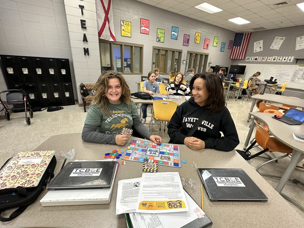 akmcdickinson's tweet photo. #FOD Walk Game! @TCBOE_FHS 7th and 8th grade students are learning that #WeBuildItBetter when we put #SafetyFirst ! Thank you @tcboecareertech @FHS_Ritchie @kknight @whitneymurchis2 @FlightWorksAL for this amazing opportunity for our #LeadersOfThePack ! https://t.co/VU70ej1Mno