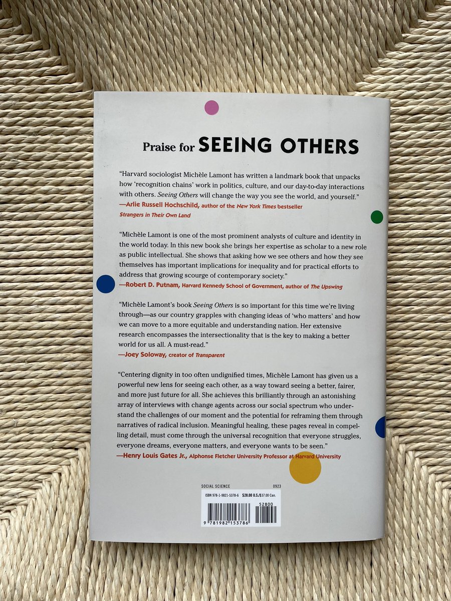 kacperleniewicz's tweet image. Polecajka! Na początku września wyjdzie nowa książka @mlamont6 &quot;How Recognition Works—and How It Can Heal a Divided World&quot;. Na bazie wieloletnich badań autorka analizuje, jak ważną rolę w świecie przeoranym przez neoliberalizm odgrywa społeczne uznanie.