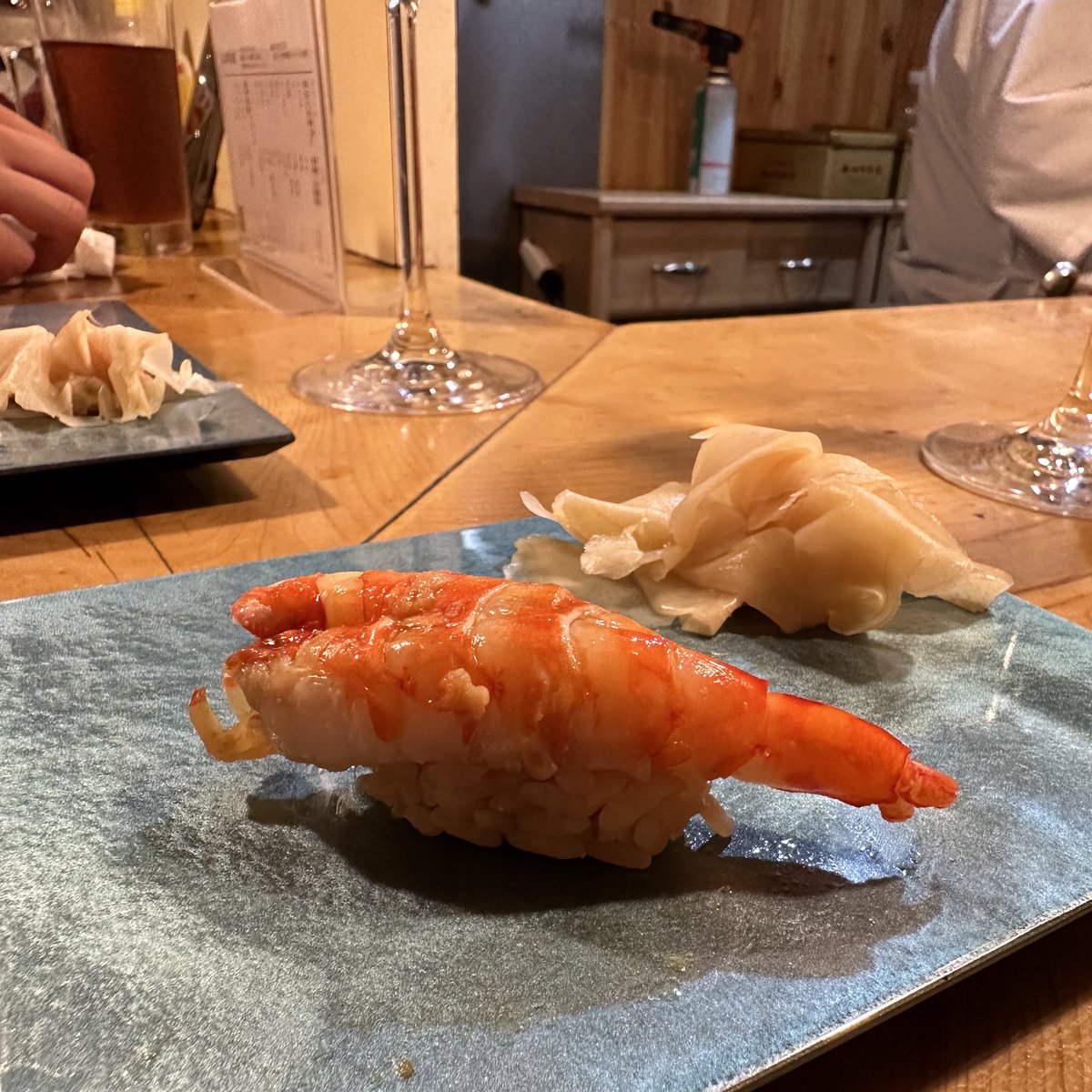 0811_reon's tweet photo. 今月もみこ寿司さま

貝とエビとしめ鯖が推し。

しめ鯖美味しかった🧡
@mikosushi2021 
@TECC2020 
 #おすし  #お寿司  #みこ寿司
 #エビは蒸しエビが一番好き https://t.co/Z5dp4BSkGP