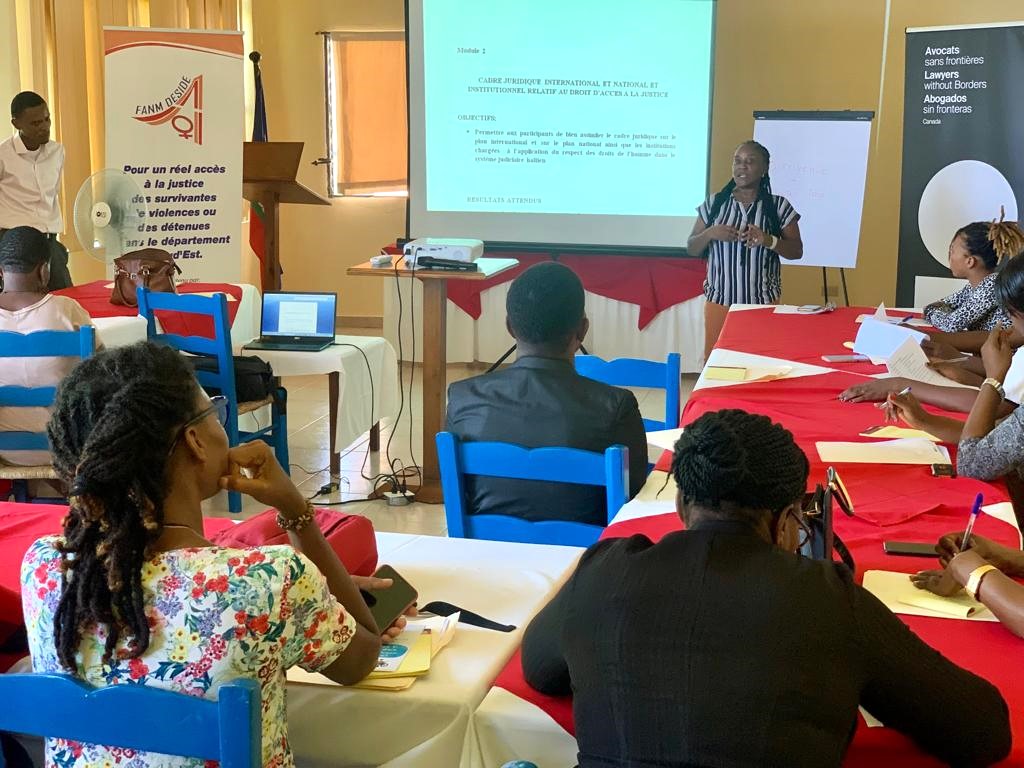 FanmdesideHaiti's tweet photo. Pour un meilleur soutien aux personnes en situation de vulnérabilité, Fanm Deside a réalisé du 8 au 10 août 2023, un atelier de formation sur l’offre de services juridiques au profit d’une quinzaine d’OSCslocales et d’institutions de services aux survivantes de violence. https://t.co/4la1wGDhzG
