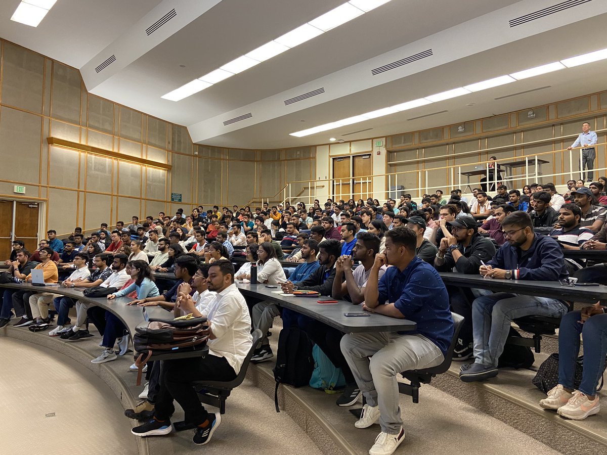 BingCompSci's tweet photo. Welcome to Binghamton, Students! We’re very happy to have you here! #CSOrientation https://t.co/bxlGndjK7e