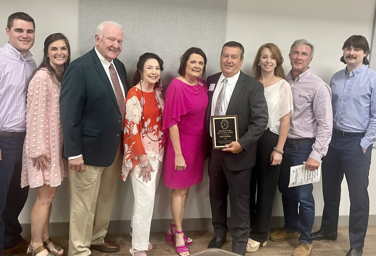 LBWsports's tweet photo. Congrats to Head Baseball Coach Steve Helms, who was inducted in the Wiregrass Sports Hall of Fame this weekend. Helms attributed his success to those around him, including his family, the College faculty, staff &amp; administration, his assistant coaches &amp; most notably, his players. https://t.co/9WUVNhGIz6
