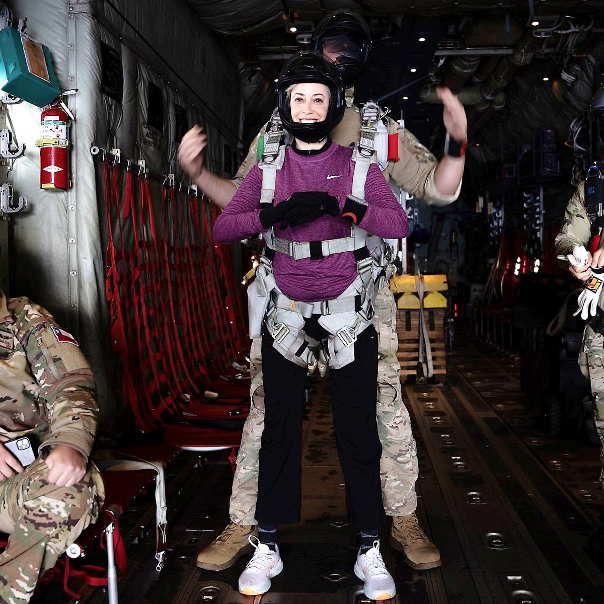USSOCOM's tweet image. 🪂Big shout out to @USAmbCL Bernadette Meehan for linking up with our SOF #teammates with #SOCSOUTH for a tandem military free fall skydive during exercise #SouthernStar23 in Chile! 

#StrongerTogether #StrengtheningPartnerships #EstamosUnidos #People