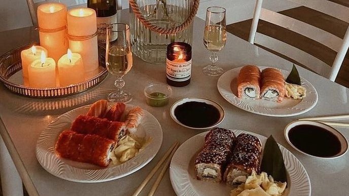 malusokay's tweet photo. Cosy sushi nights 🕯️ https://t.co/uQn7vMYLra