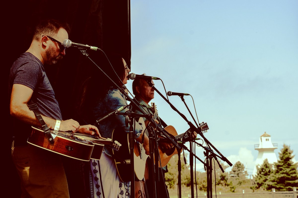 beaconoftheeast's tweet photo. #livemusic by #countrygrass family band and #lighthouses all in one place.  Come and #explorenb https://t.co/gtT1ceZVa4