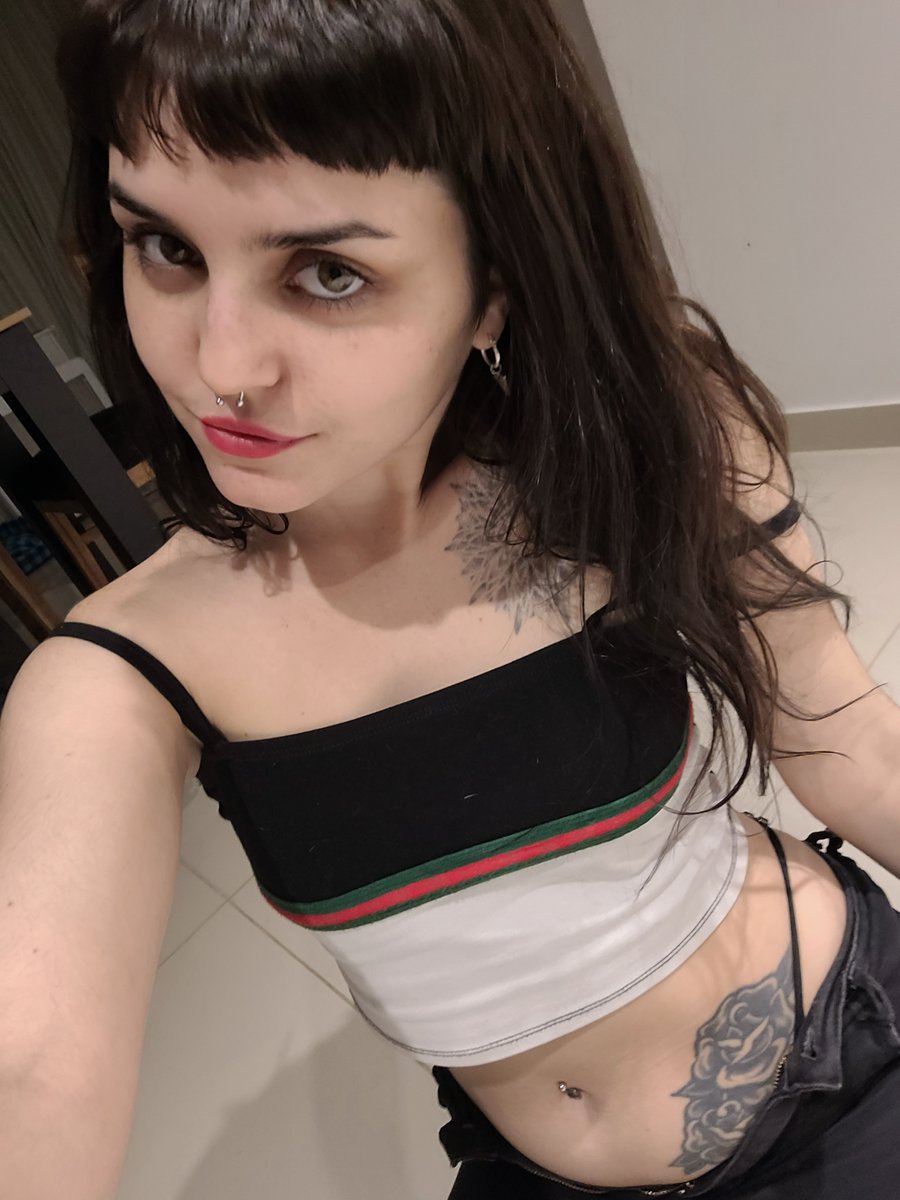 Solwvv's tweet photo. Good morning, I just woke up with "that feeling" Retweet if you thing you are a man that can handle me 😉 and I may send you a nice DM 🥰 https://t.co/925ucsTsgc