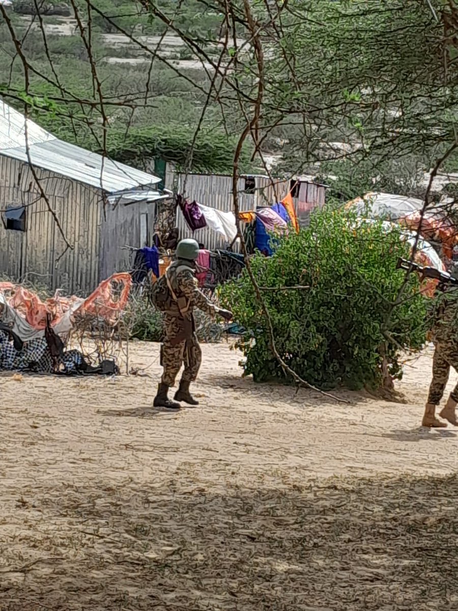 ATMIS_Somalia's tweet photo. Ciidamada #ATMIS, #NISA iyo kuwa Xoogga Dalka ee fadhigoodu yahay Lantabuur iyo Albao, ayaa ka sameeyeen roondo cagta oo wada jir ah deegaanada #Buul-Lawaaley, #Kahenda, iyo #Buulobarre. Hawlgalkan wadajirka ah ayaa qeyb ka ah dadaallada ballaaran ee ay ciidamadu ku doonayaan in ay ku fashiliyaan falalka argagixisada Al Shabaab ee gobolka. #ATMISIyoQaybaheeda