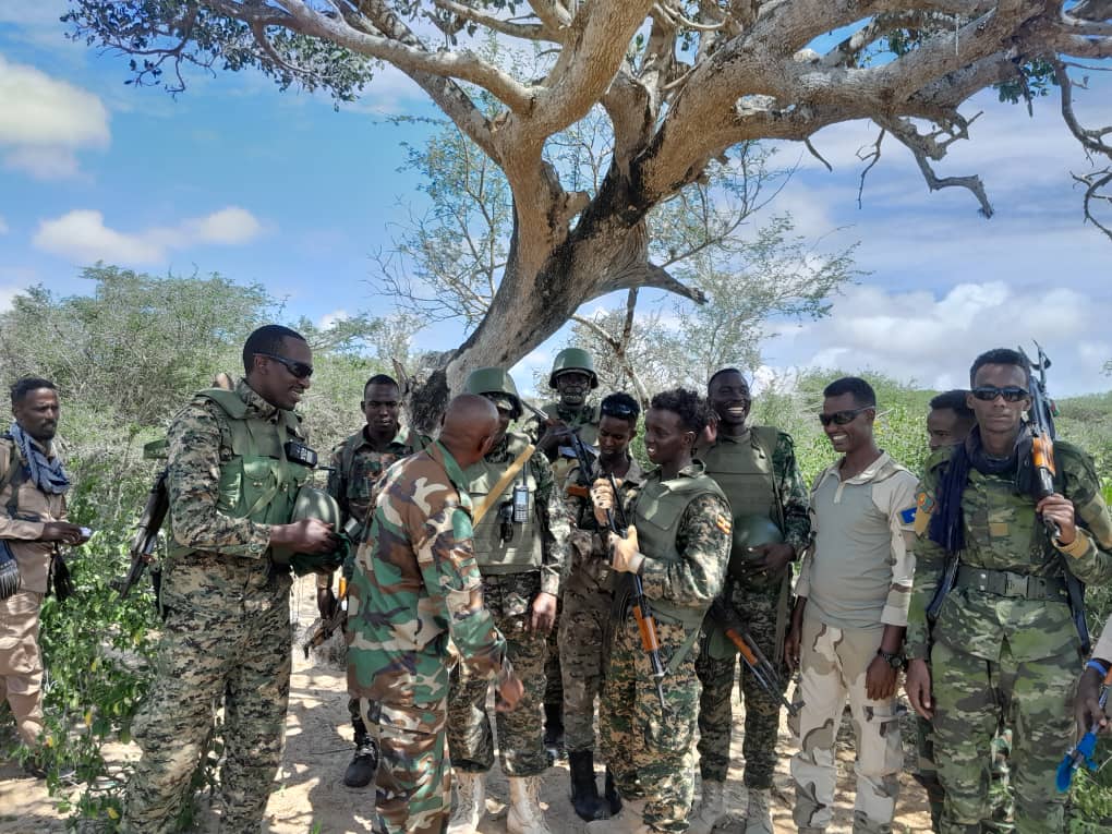 ATMIS_Somalia's tweet photo. Ciidamada #ATMIS, #NISA iyo kuwa Xoogga Dalka ee fadhigoodu yahay Lantabuur iyo Albao, ayaa ka sameeyeen roondo cagta oo wada jir ah deegaanada #Buul-Lawaaley, #Kahenda, iyo #Buulobarre. Hawlgalkan wadajirka ah ayaa qeyb ka ah dadaallada ballaaran ee ay ciidamadu ku doonayaan in ay ku fashiliyaan falalka argagixisada Al Shabaab ee gobolka. #ATMISIyoQaybaheeda