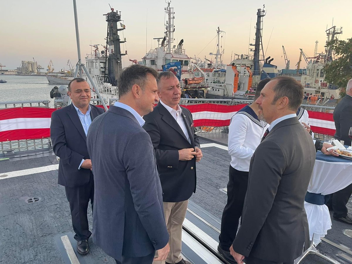 romanyatiad's tweet photo. Dernek Başkanımız Ufuk Tandoğan, TCG Kınalıada (F-514) Korveti’nin Köstence limanını ziyareti vesilesi ile düzenlenen resepsiyona katıldı. https://t.co/3Isx2DcpYn
