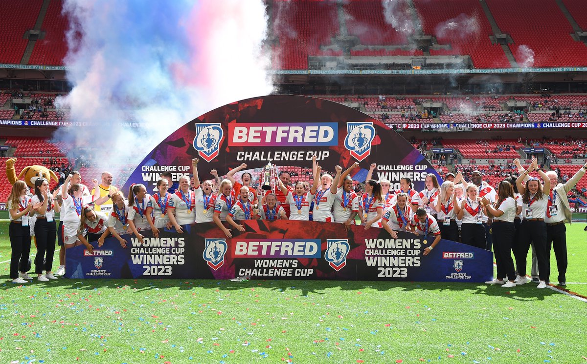 wembleystadium's tweet photo. #HistoryMADE under the arch 🏆

Saturday saw @saints1890women become the first ever Women's team to lift the @TheChallengeCup under the arch 👏

#ChallengeCup https://t.co/EF9jiN99MJ