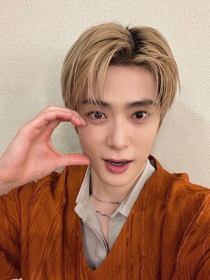 jsforeveronly's tweet photo. idols who have the same 

☆ birth month             ☆ zodiac sign
☆ mbti                            ☆ height

as you: https://t.co/fpX3L3zPkZ