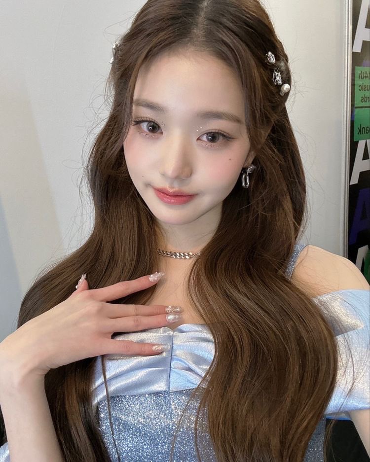 jsforeveronly's tweet photo. idols who have the same 

☆ birth month             ☆ zodiac sign
☆ mbti                            ☆ height

as you: https://t.co/fpX3L3zPkZ