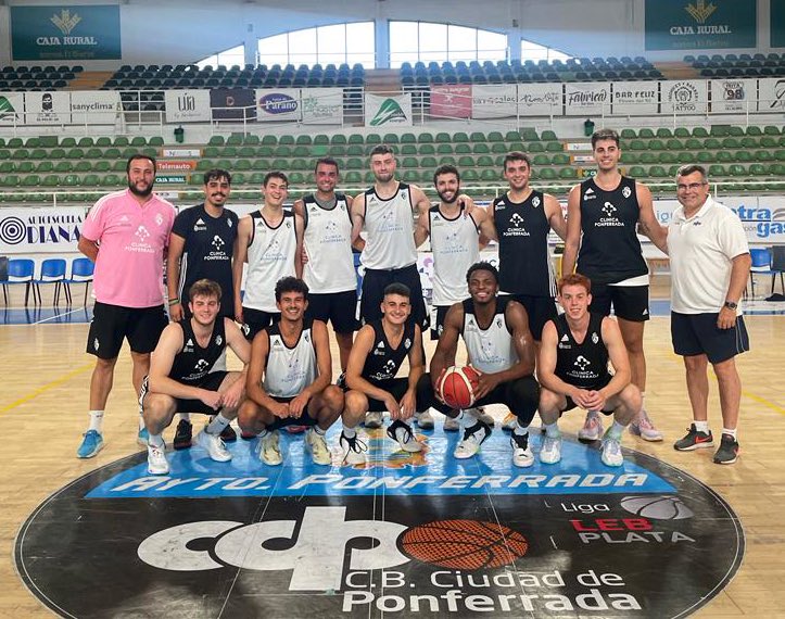 baloncestoSDP's tweet photo. 🏀 COMBINADO CLÍNICA PONFERRADA SDP |

⛹🏻‍♂️ El equipo berciano estará compuesto por jugadores del club, ex jugadores del CDP y jugadores externos que se han sumado a este gran día 

🔗👉 https://t.co/9gc7Nnp3Zl

#SoñarMásAlto #SomosSDP https://t.co/KJgHwXBEbj