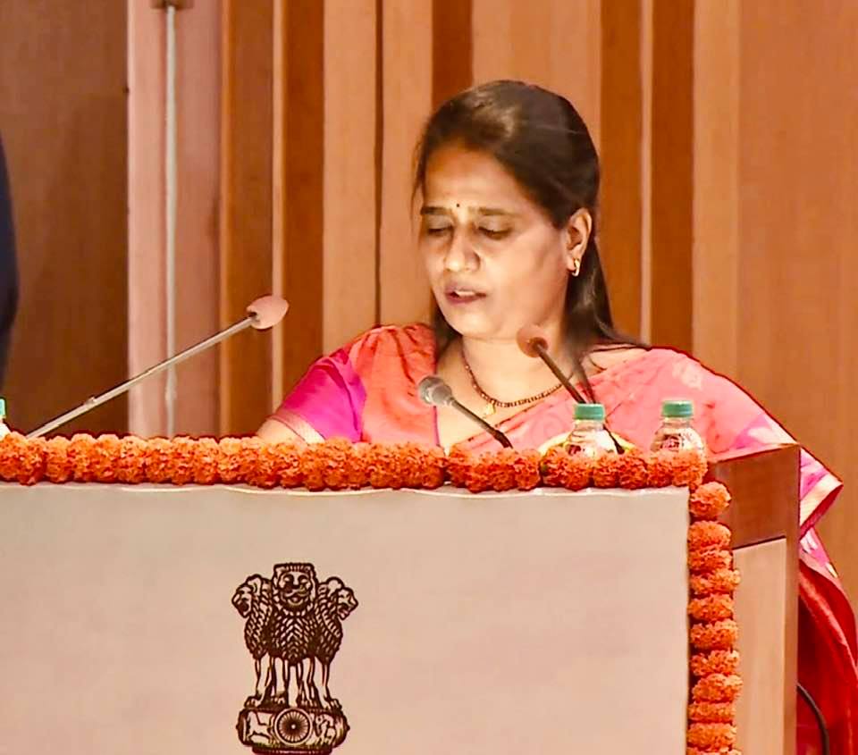LadyIFSOfficers's tweet photo. Women who walk the forest #30 Dr. C Suvarna (91) TL, a Hubert H Humphrey Fellow (2005-06) specialised in integrated watershed management. With a PhD in women &amp; forestry related work, she was associated with World Bank, ACIAR, CIAT, FAO, CWFA, NEDAC etc., in various capacities https://t.co/eZMV0AXPMs