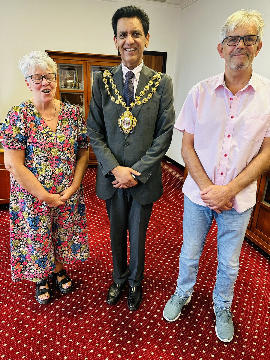 Zahid Chauhan, OBE,FRCGP (@chauhanzahid) on Twitter photo Thank you to Janine and husband for visiting Mayors Parlour a great local business based in ROYTON. They also catered afternoon tea for mayor making ceremony. Massive thanks for your kind donation of 200 pounds <a href="/Truly_Wished/">Truly Wished</a> . Thank you to Janine and husband for visiting Mayors Parlour a great local business based in ROYTON. They also catered afternoon tea for mayor making ceremony. Massive thanks for your kind donation of 200 pounds <a href="/Truly_Wished/">Truly Wished</a> .