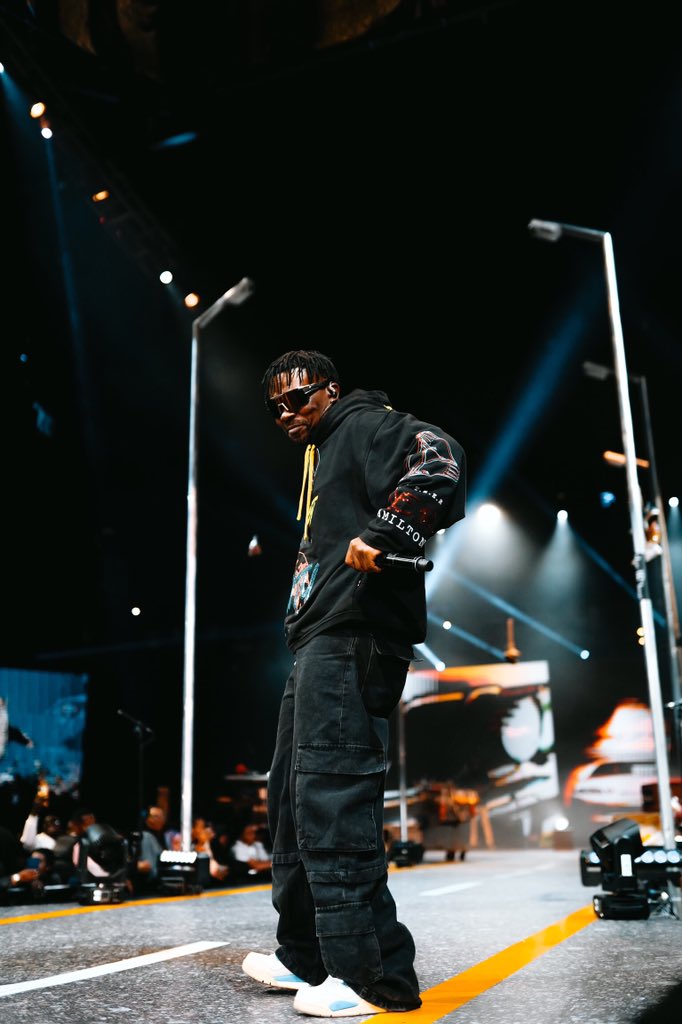 MaEzeeDoesIt's tweet photo. Lento siyโqale singena lutho amapokotโ uvuza๐ #The16thBar #KwestaLegacyConcert #CarnivalCity https://t.co/lgaByoMObo
