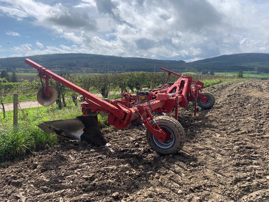 standeneng's tweet photo. Used stock is changing, take a look on the link below or call one of the team with your requirements;
https://t.co/4Vo2N6I81F
#potatoes #farming #ridger #bedtiller #planter #harvester #grimme #miedema #dewulf #scanstone https://t.co/B61baD0GCZ