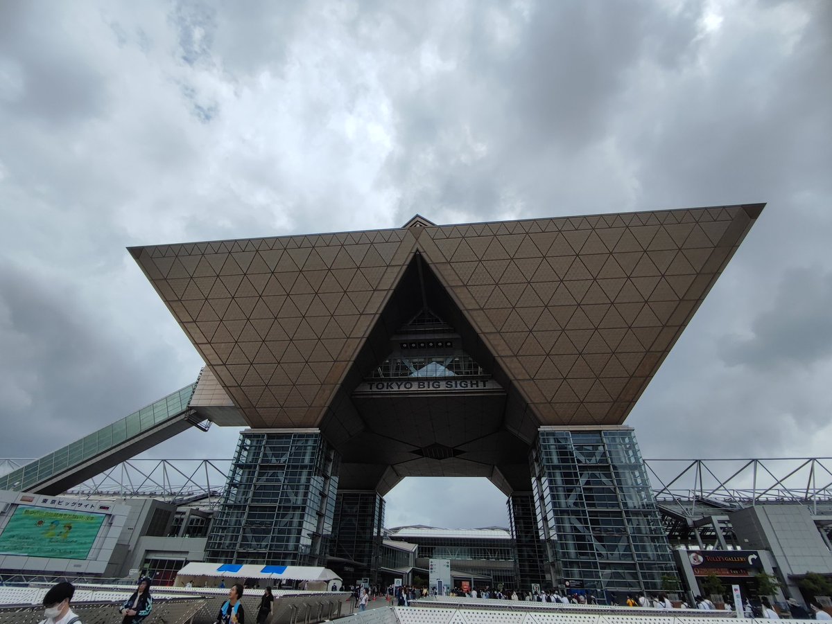 Mem_Wey's tweet photo. Comiket 102
雨は突然に https://t.co/kSbnmLnQe0
