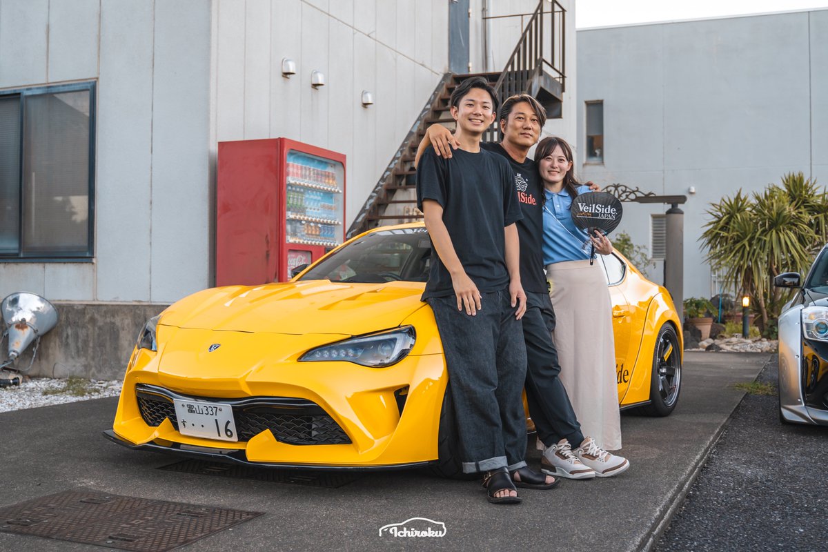 信じられないことが起こりました！！！！

映画「ワイルド・スピード」のハン役でお馴染みの

サン・カンさんとお会いする事が出来ました！！

それもサインに、写真に、結婚おめでとうメッセージまで、、、

幸せすぎました😍😍✨