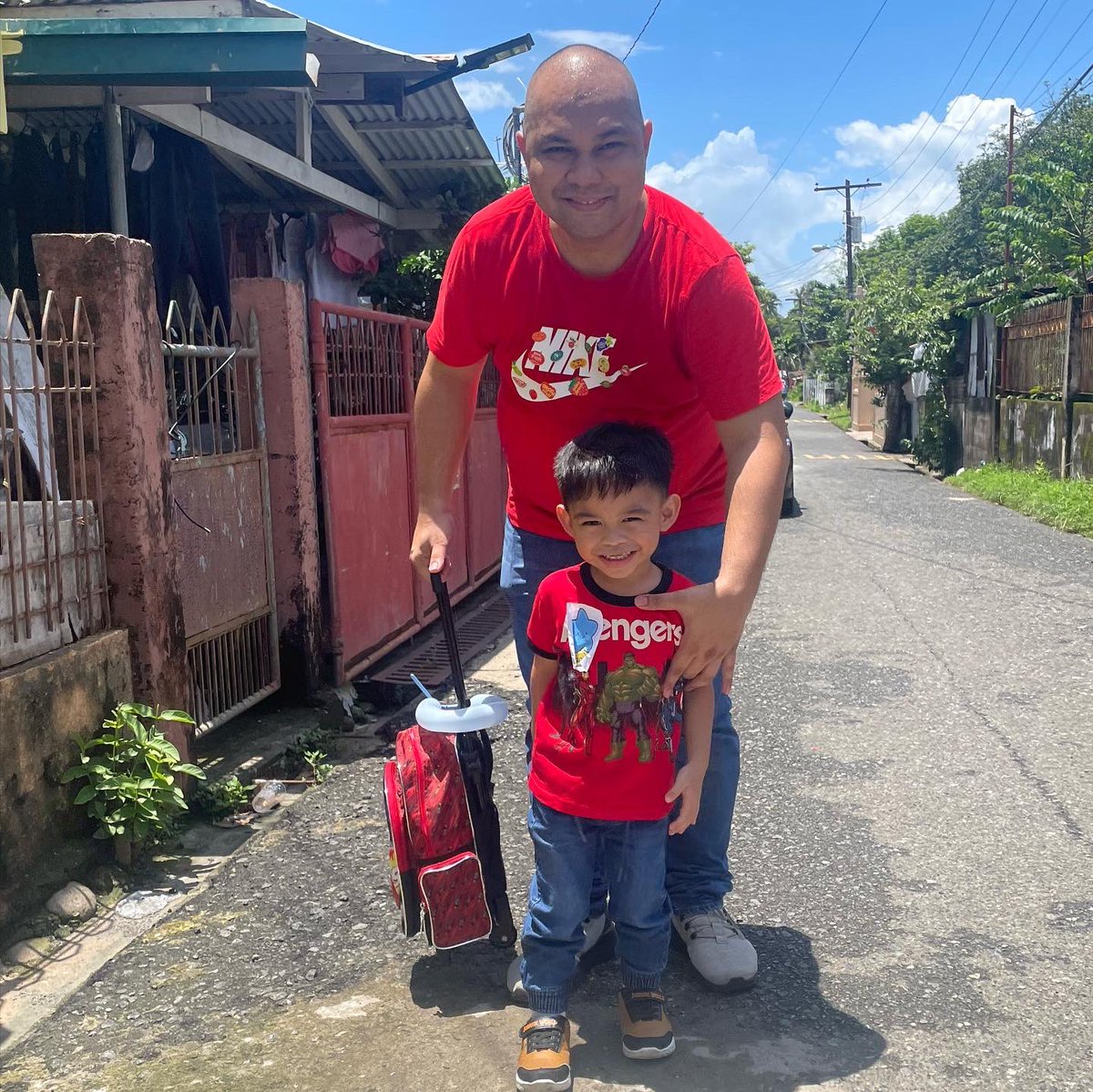 First day high! Pero mas excited si Daddy kasi inachieve ang #twinning #ootd 😂 #Zac&amp;Daddy #toddler