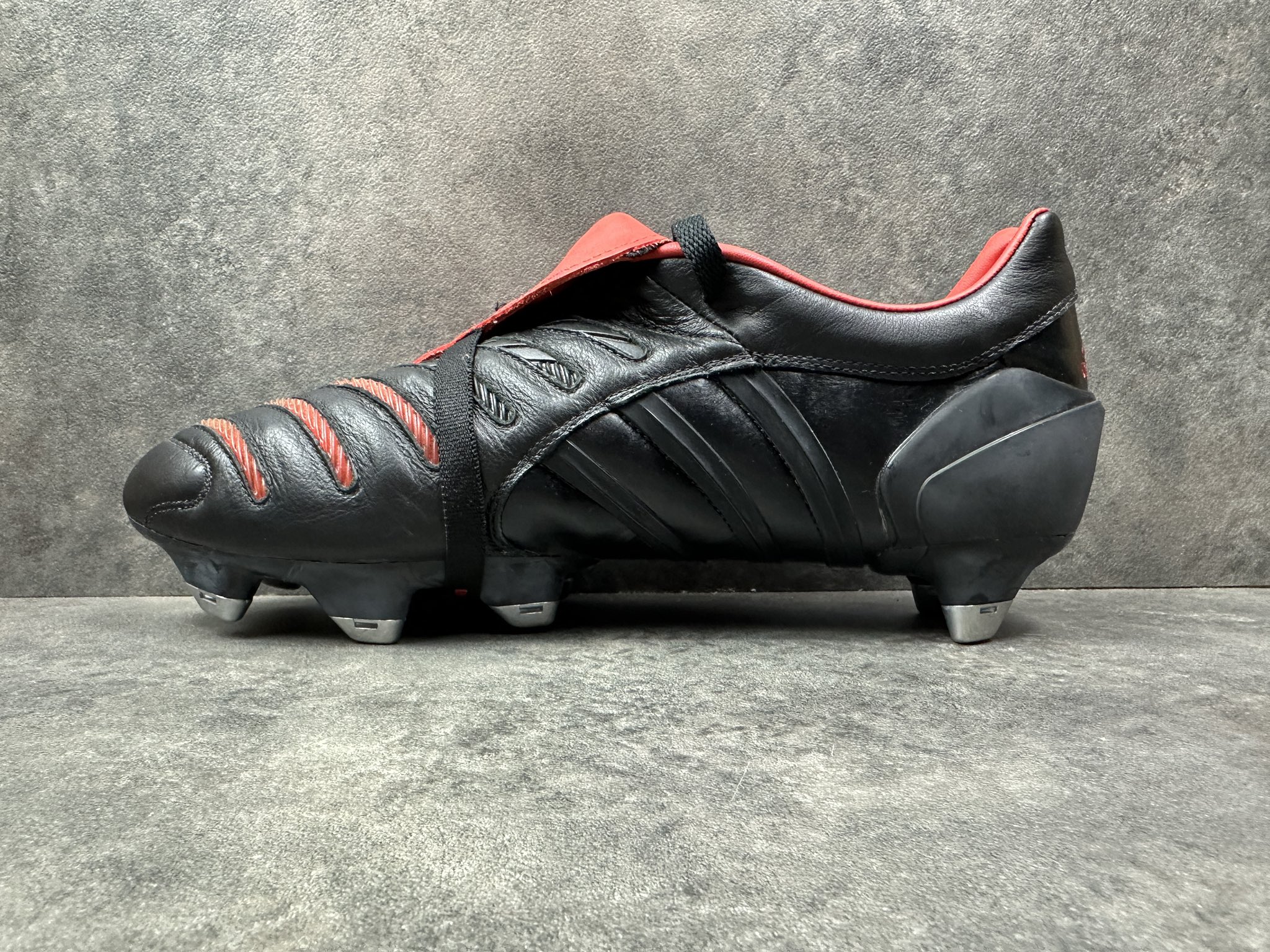The Boot Chamber on X 2004 Adidas Predator Pulse in Blackout https t jkcBvZOxKz X