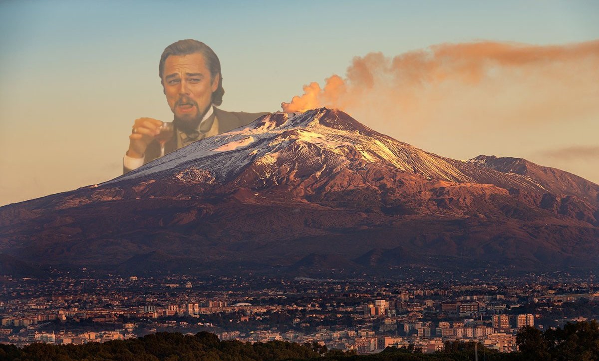 "finalmente a Catania l'aeroporto ha riaperto!"
L'Etna: