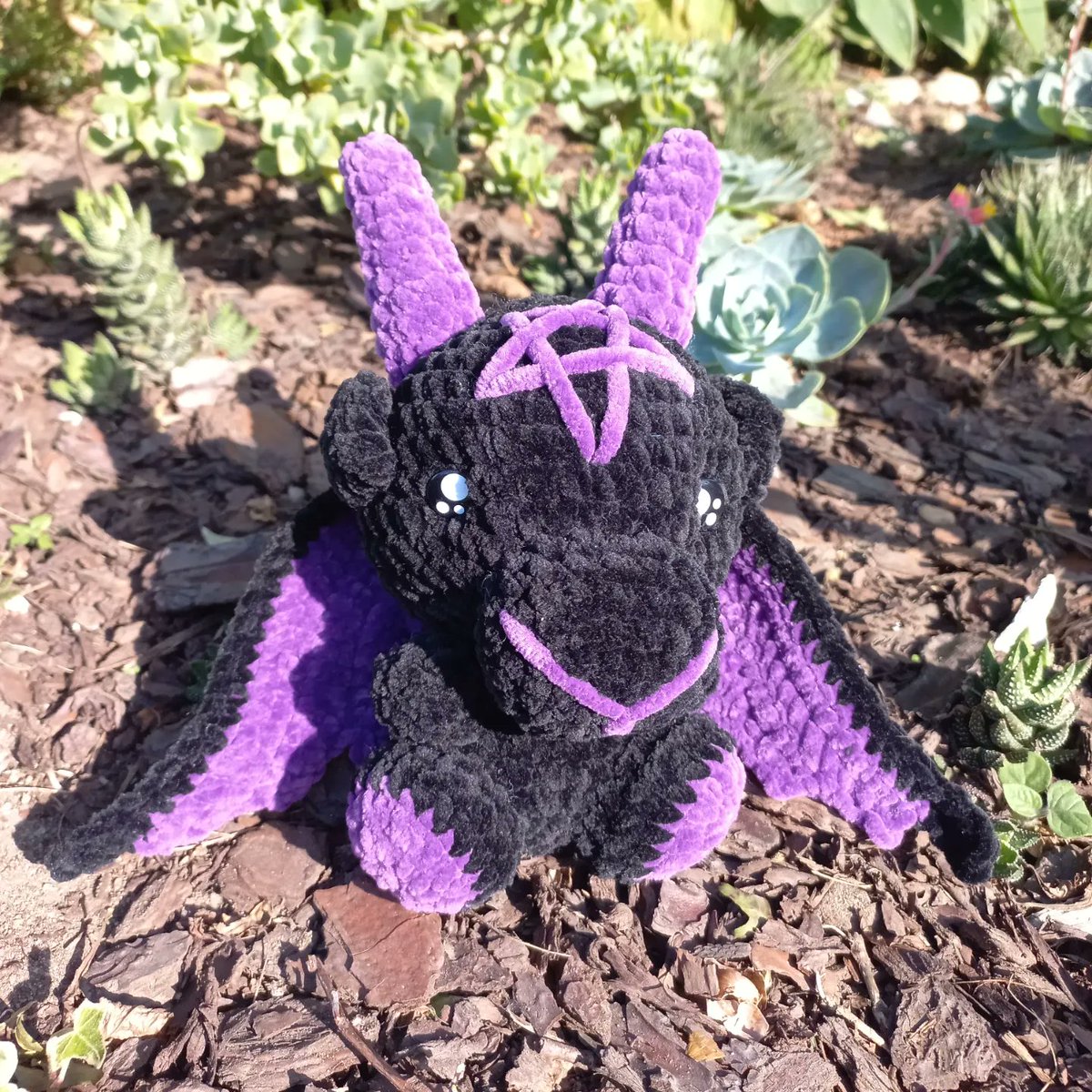 🐐Baphomet with wings🐐
Size: 25cm
#gingercraftssale #gothcrafts #gothicarft #gingercrafts #amigurumi #Baphomet #baphometcrochet #baphometamigurumi #handcrafted #handmadeportugal #handmade #handmadewithlove #croché #crochet #crochetlover #amigurumilove #gothic