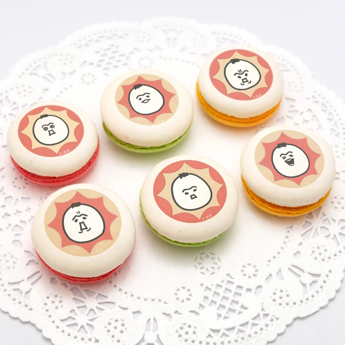 【お知らせ】 ケーキとマカロンにしていただきました! プリロール様にて本日よりご注文受付開始です。   缶バッジもついている!なんかのお祝いとかにぜひ…