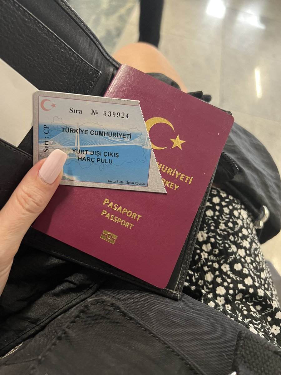 evet benim de o meshur tvitten atma siram gelmis: 

turkiye bi nakliyeci kaybetti,, hollanda anasinin amini kaz.. saka la saka gozunuz kalmasin gelcem geri😑