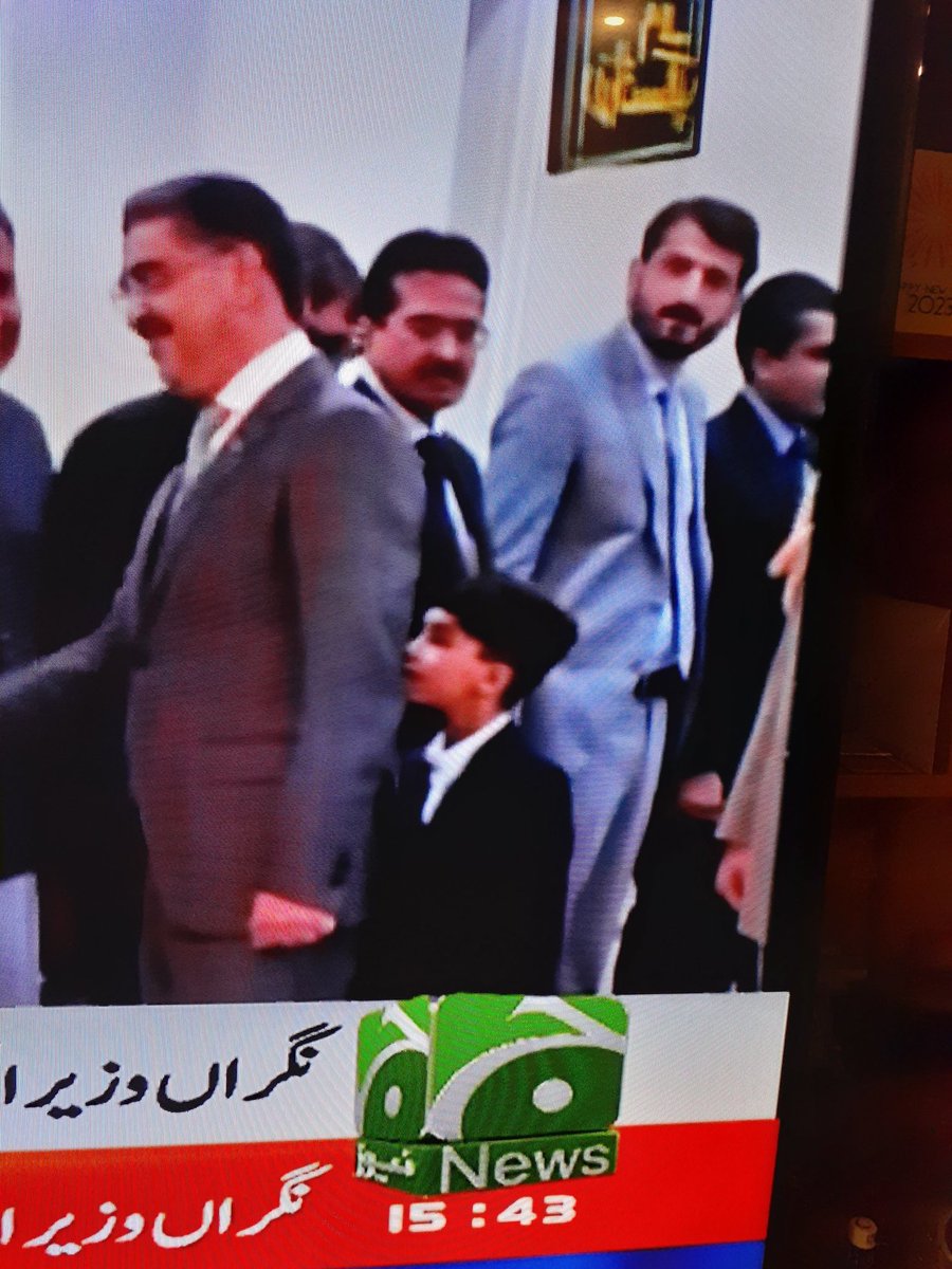 MahiraA67566583's tweet photo. Proud moment for any child 💚🤍
#CTPM 🇵🇰 https://t.co/5Jj9IaH3eA