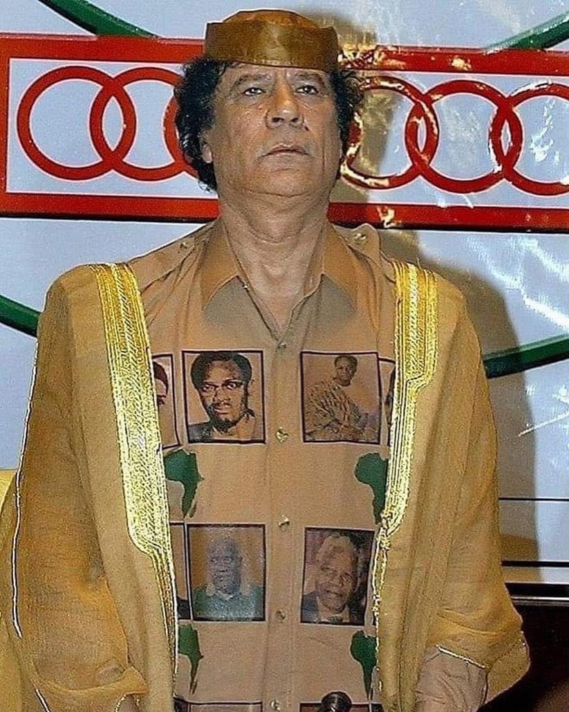 « Je continuerai à insister pour que nos pays africains souverains travaillent ensemble pour réaliser les États-Unis d’Afrique, avec une force militaire unique, une monnaie unique et un passeport permettant aux Africains de se déplacer librement en Afrique » 

 Mouhamde Kadhafi