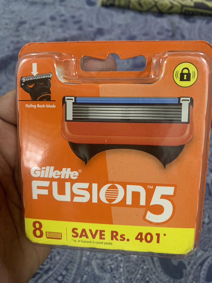 veerendrakumar's tweet photo. @GilletteIndia got fusion 8N pack via @amazonIN that looks fake, reachd ur cc Whtsap 7314718350 2 cnfrm.They r not able 2 confirm if fake but want me 2 use 1st, if issue thy will try 2 help(Funny),is there no method 2 chk fake prod for ur cc and us ?@Gillette @ProcterGamble https://t.co/eblTNnfj1M