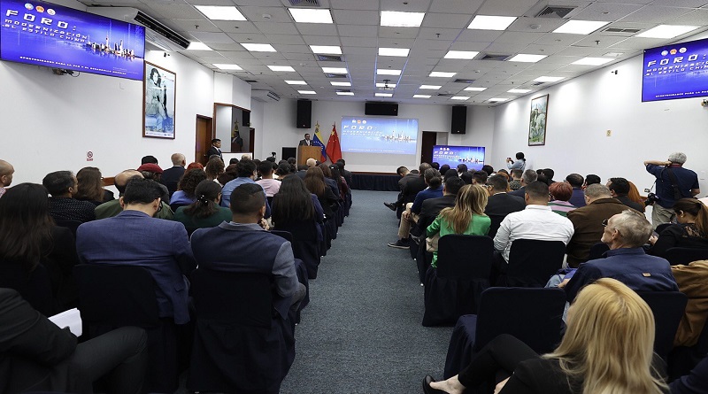 Realizan foro “Modernización al estilo chino, oportunidades para el desarrollo mundial”

#ElTipoEsMaduro

vtv.gob.ve/foro-moderniza…