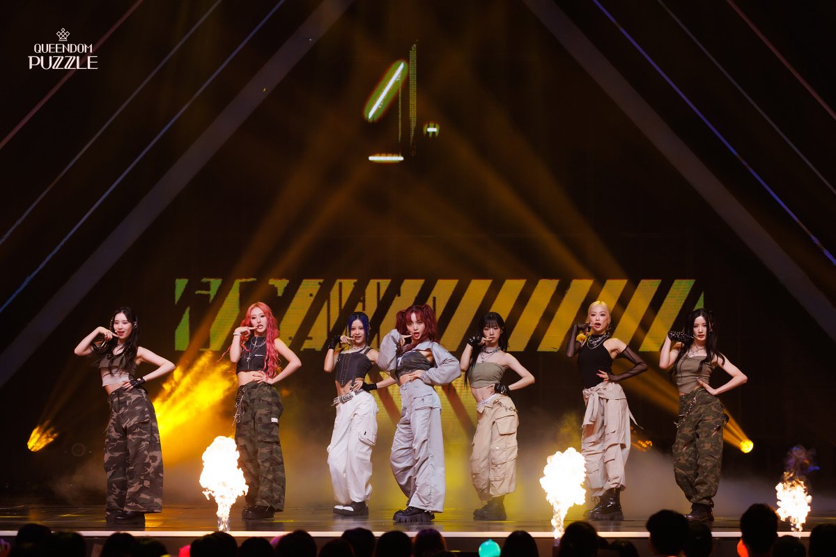 [#퀸덤퍼즐] 9회 비하인드 포토📷 #iDGA

시청자들이 선택한 최상의 조합으로 완성한 무대

걸그룹 최상의 조합을 완성하라! Mnet 〈퀸덤퍼즐〉 
내일 (화) 밤 10시 파이널 생방송
Every Tuesday 10PM (KST) FINAL 

#퀸덤퍼즐 #QUEENDOMPUZZLE #퀸덤 #Mnet #엠넷