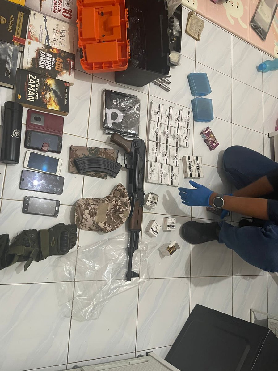 Kakak Pembina tweet media