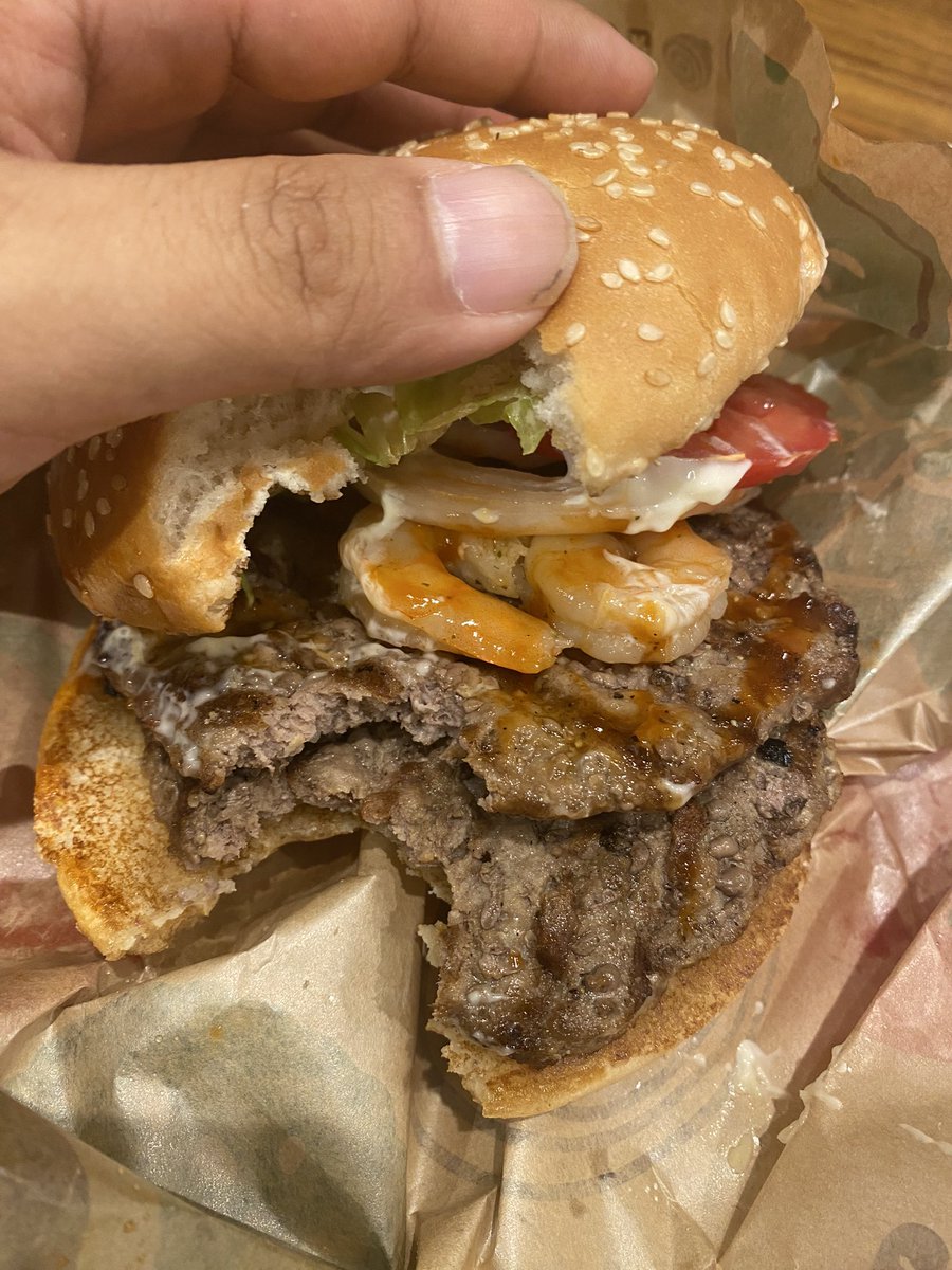 HW6181's tweet photo. #burgerking #shrimp #whopper #doublewhopper https://t.co/SgghNOUNQl