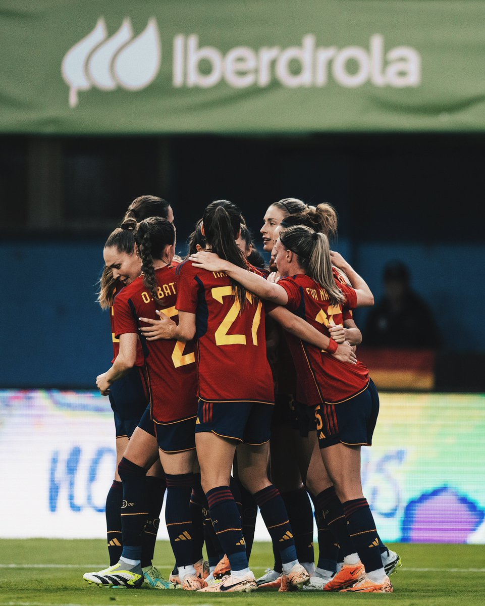 😍🙌🏼 Han hecho 𝑯𝑰𝑺𝑻𝑶𝑹𝑰𝑨 ¡¡y quieren ser 𝑳𝑬𝒀𝑬𝑵𝑫𝑨𝑺‼️

La <a href="/SEFutbolFem/">Selección Española Femenina de Fútbol</a> sueña con LA GRAN FINAL🏆 y necesita el APOYO de TOD@S en estas SEMIS

No te pierdas el 🇪🇸🆚🇸🇪 en DIRECTO a las 10 h en La1 TVE 📺💥

Con VOSOTRAS al fin del 🌎¡VAMOS!💪🏻
#EllasJueganSonamosTodos