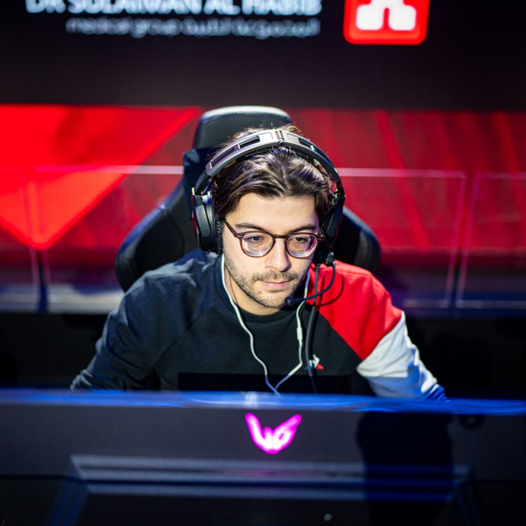 TundraEsports's tweet photo. Let's settle this: 
Who is the better offlane? 
RT for Ceb 🔁 Like for 33 ❤️ https://t.co/ZOl2StSVSk