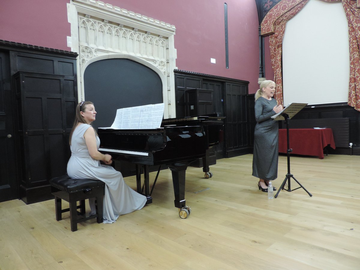 Later the same evening we were treated to a concert with Living Songs @LivingSongs21 (@JessicaSoprano and @jelena_makarova) including one live premiere - In Antarctica by Ed Nesbit. Such a range of music and all contemporary.